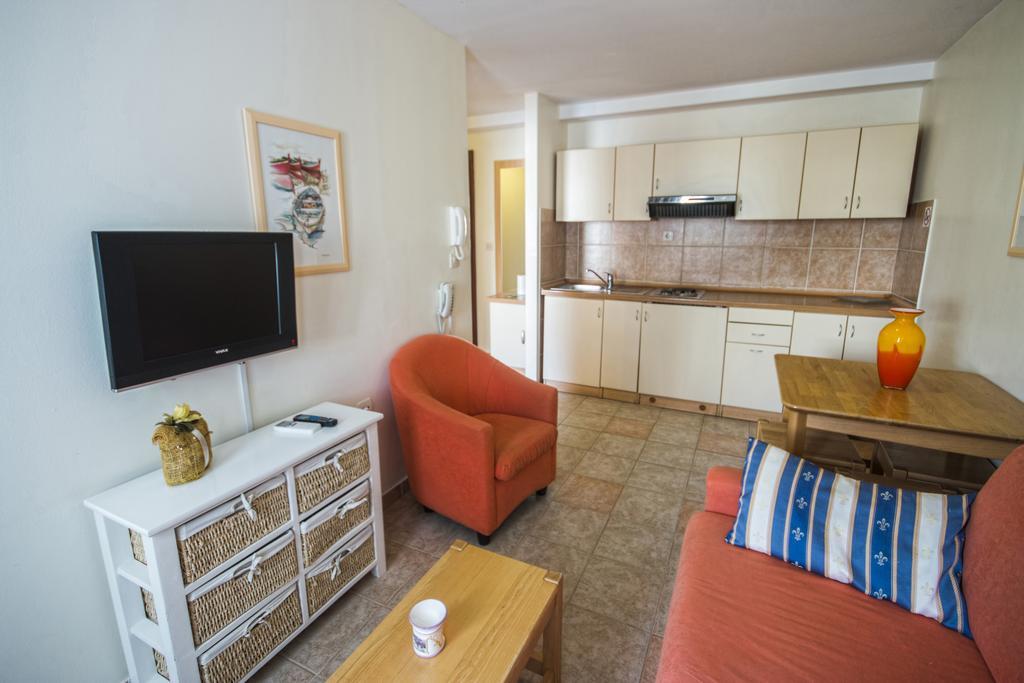 Aparthotel Castrum Novum Novigrad (Istria) Room photo
